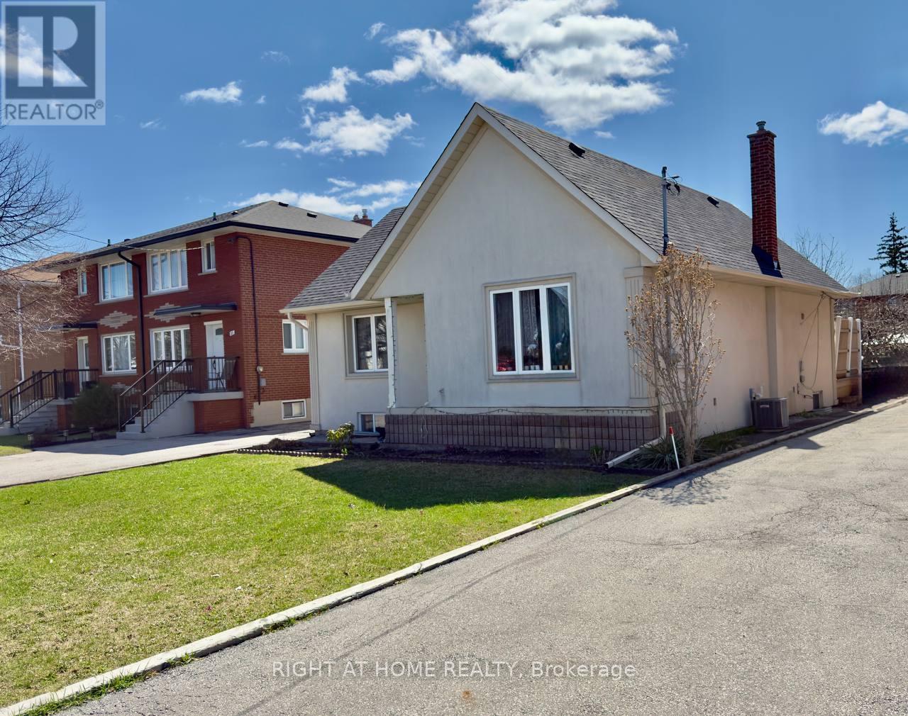 25 Burlingame Road, Toronto (Alderwood), Ontario  M8W 1Y7 - Photo 30 - W12155024