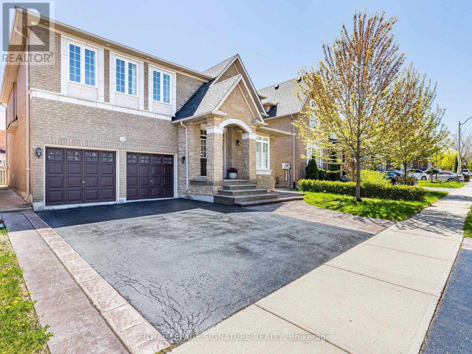 12 Northface Crescent, Brampton, Ontario  L6R 2X9 - Photo 2 - W12155104