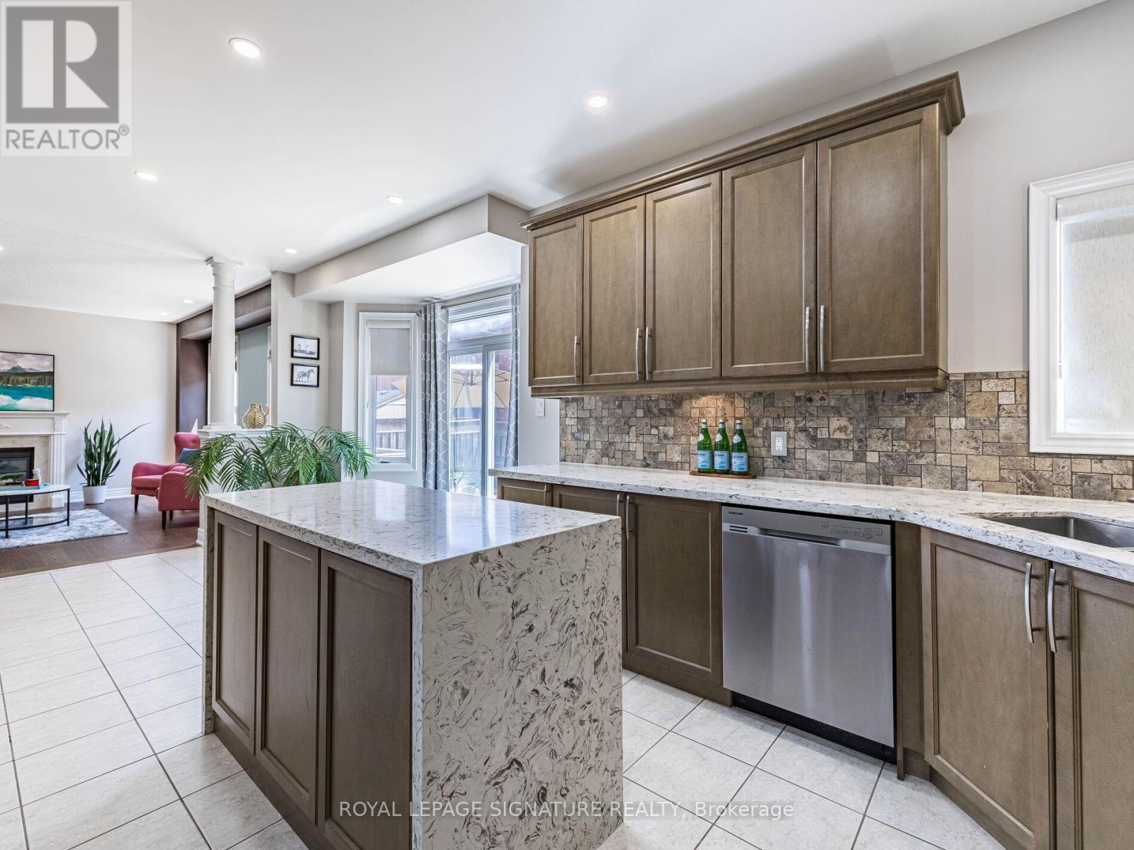 12 Northface Crescent, Brampton, Ontario  L6R 2X9 - Photo 21 - W12155104
