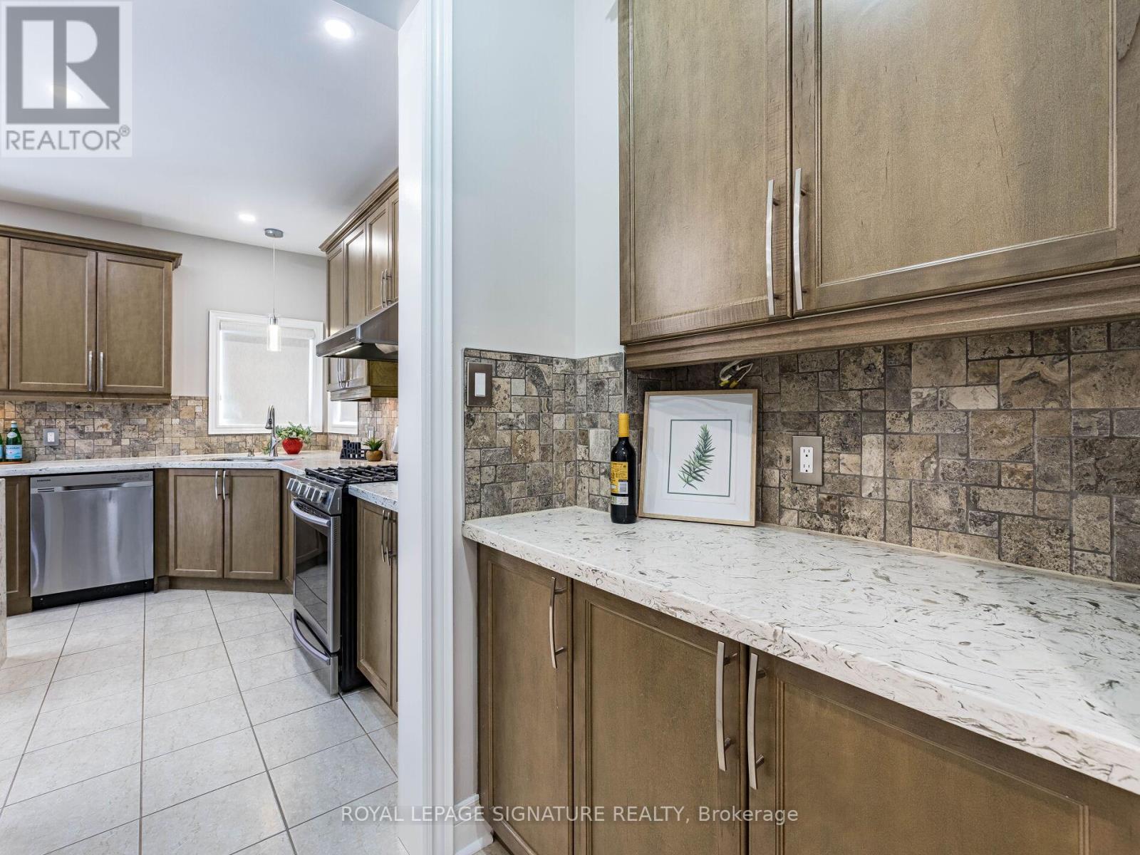 12 Northface Crescent, Brampton, Ontario  L6R 2X9 - Photo 23 - W12155104