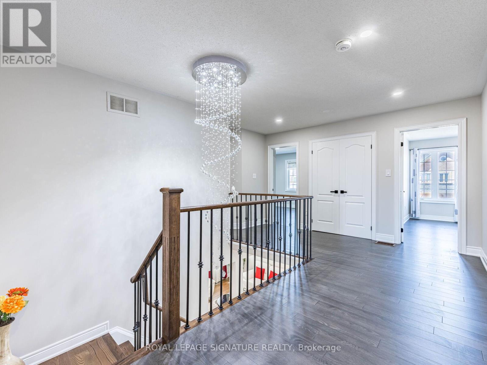 12 Northface Crescent, Brampton, Ontario  L6R 2X9 - Photo 27 - W12155104