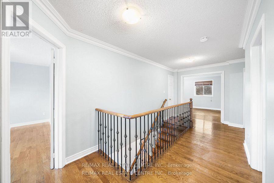 49 Hollowgrove Boulevard, Brampton, Ontario  L6P 1A9 - Photo 14 - W12155121