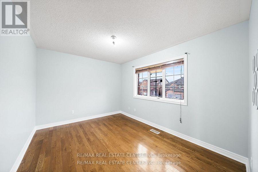 49 Hollowgrove Boulevard, Brampton, Ontario  L6P 1A9 - Photo 26 - W12155121