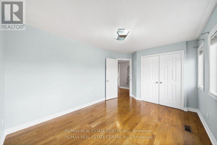49 Hollowgrove Boulevard, Brampton, Ontario  L6P 1A9 - Photo 29 - W12155121