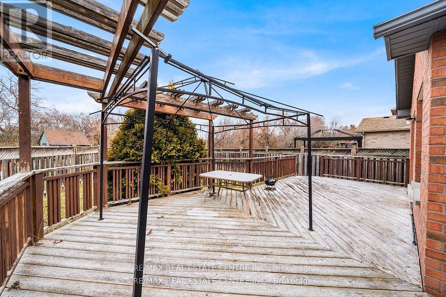 49 Hollowgrove Boulevard, Brampton, Ontario  L6P 1A9 - Photo 39 - W12155121