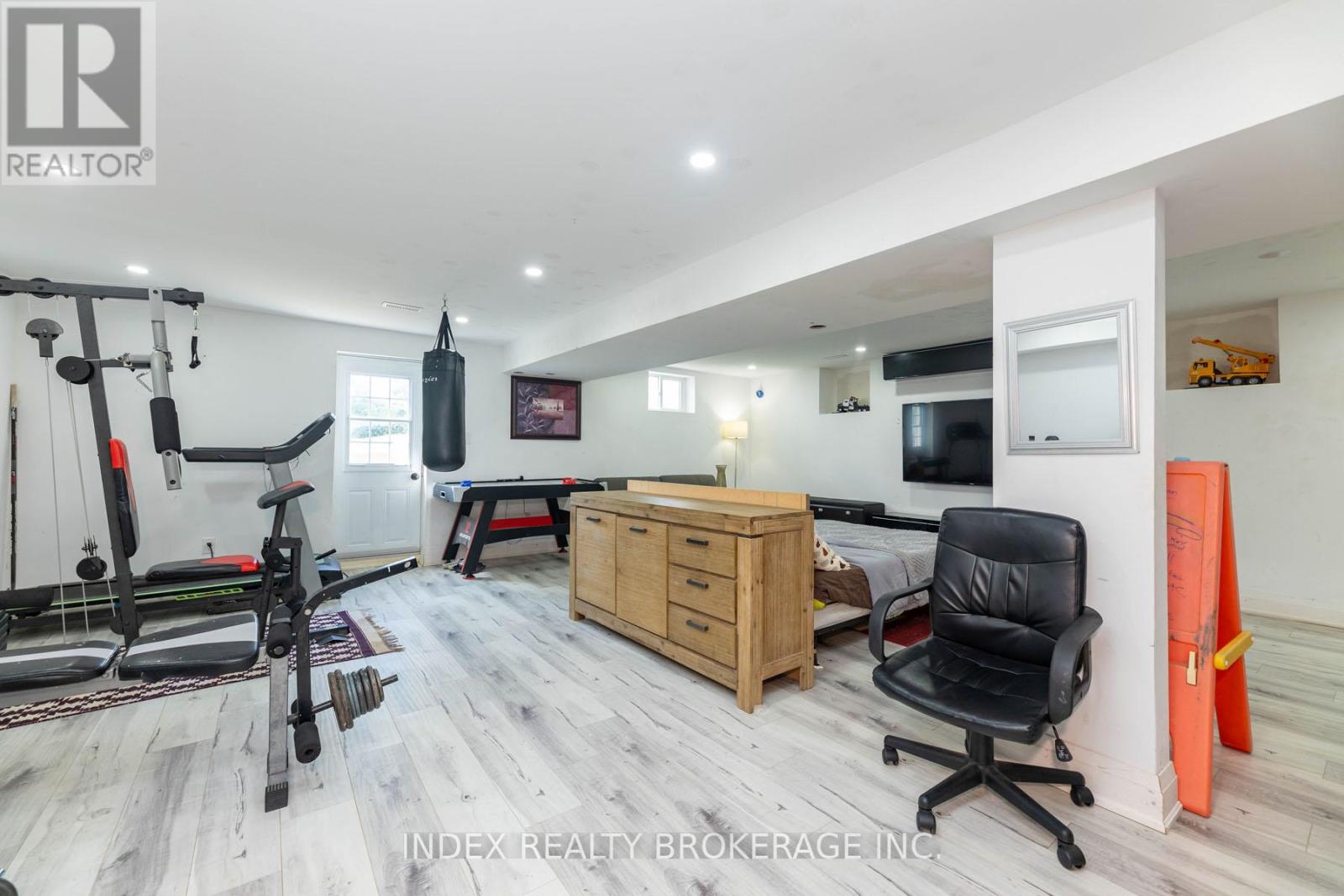 15277 Dixie Road, Caledon, Ontario  L7C 2N1 - Photo 39 - W12155154