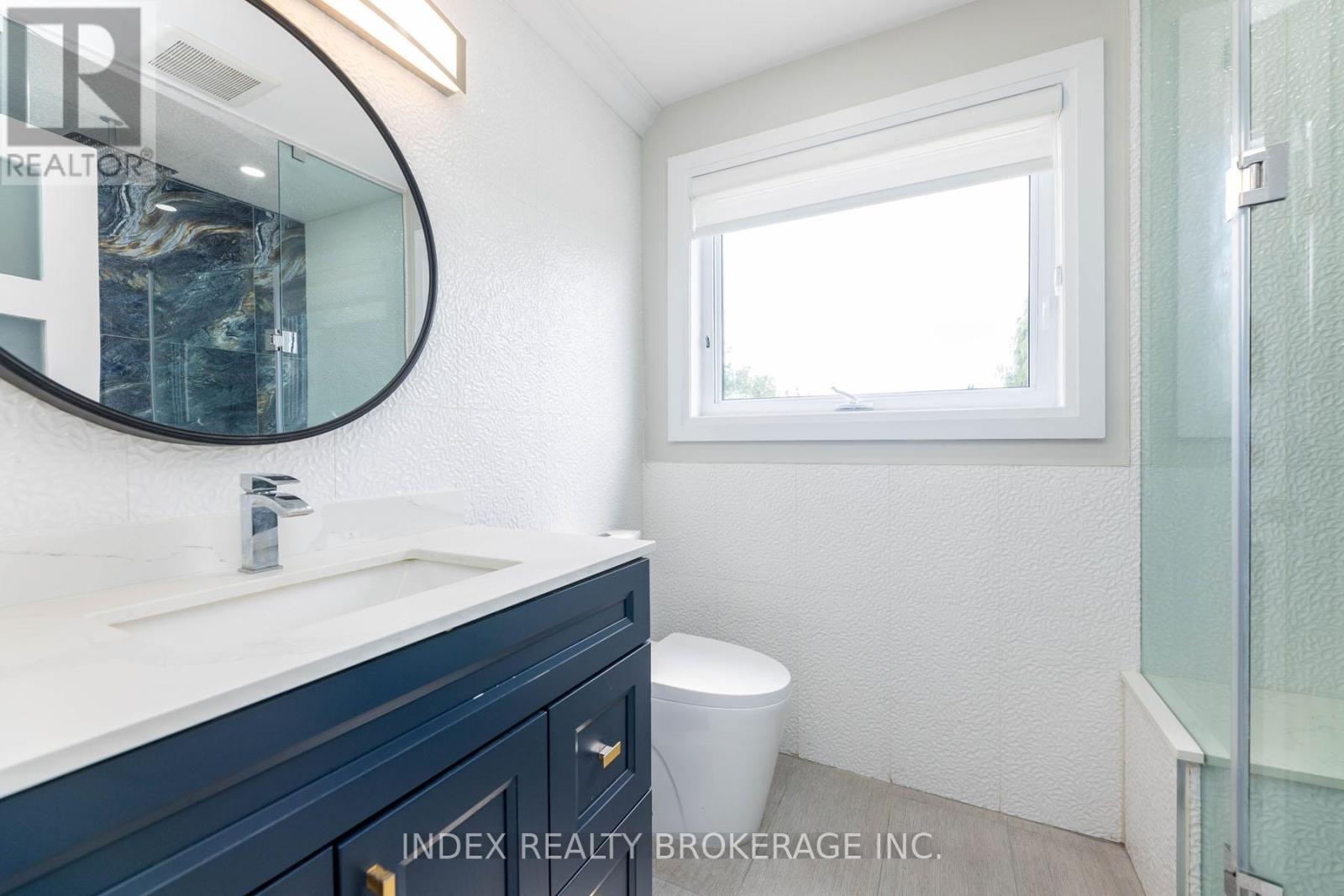 15277 Dixie Road, Caledon, Ontario  L7C 2N1 - Photo 5 - W12155154