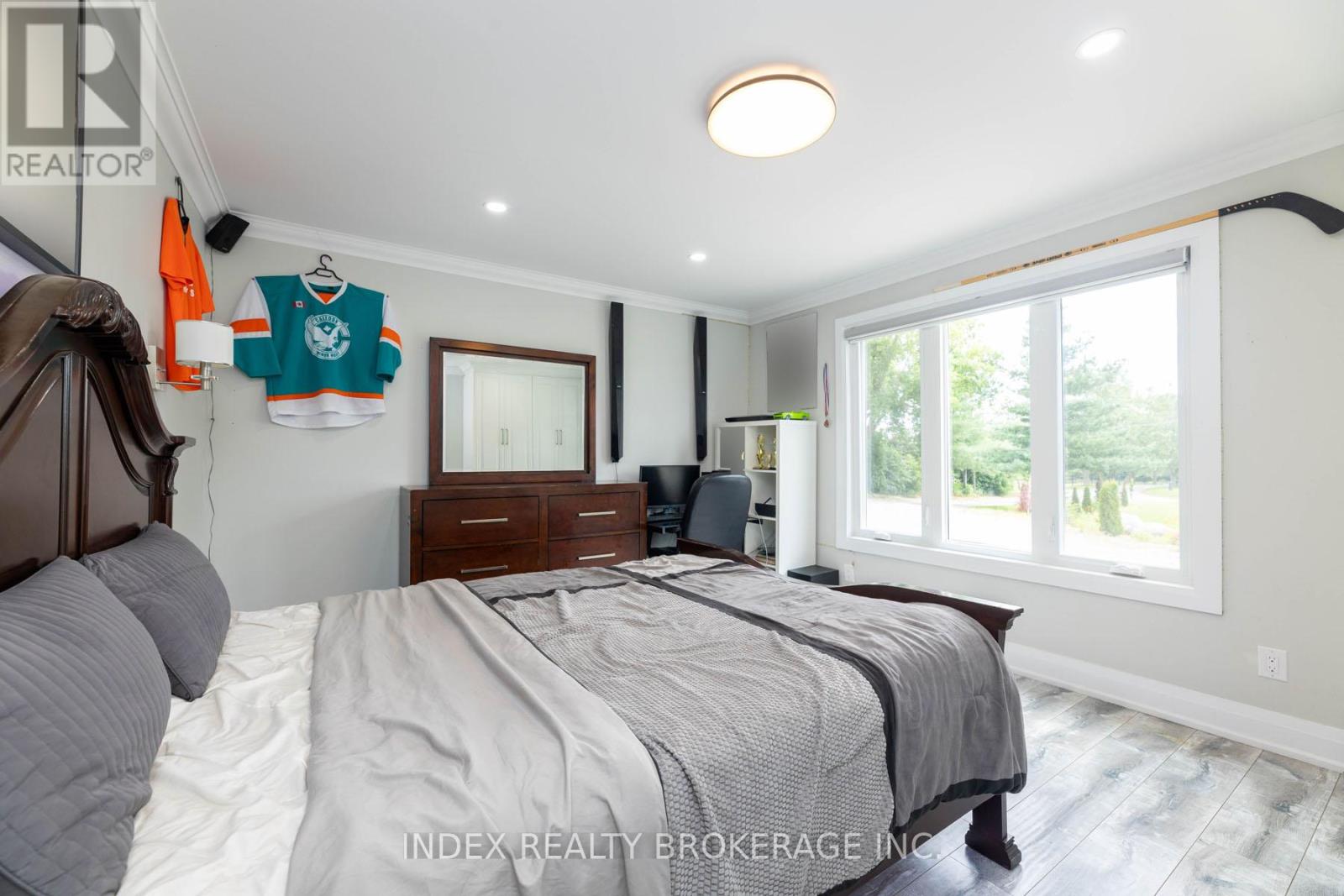 15277 Dixie Road, Caledon, Ontario  L7C 2N1 - Photo 7 - W12155154