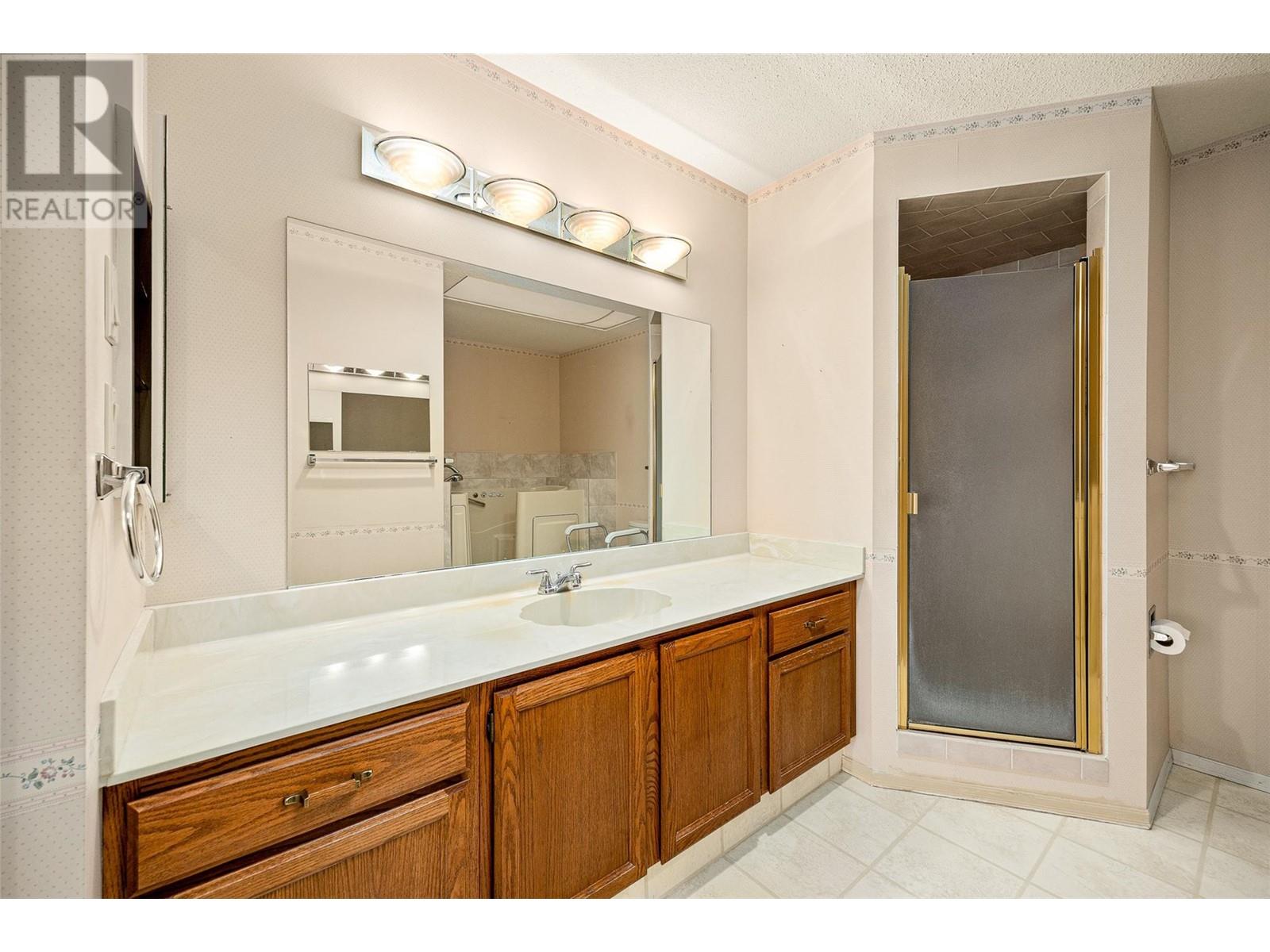 2200 Gordon Drive Unit# 82, Kelowna, British Columbia  V1Y 8T7 - Photo 22 - 10348375