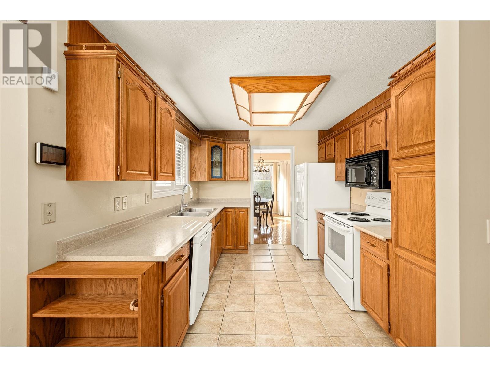 2200 Gordon Drive Unit# 82, Kelowna, British Columbia  V1Y 8T7 - Photo 12 - 10348375
