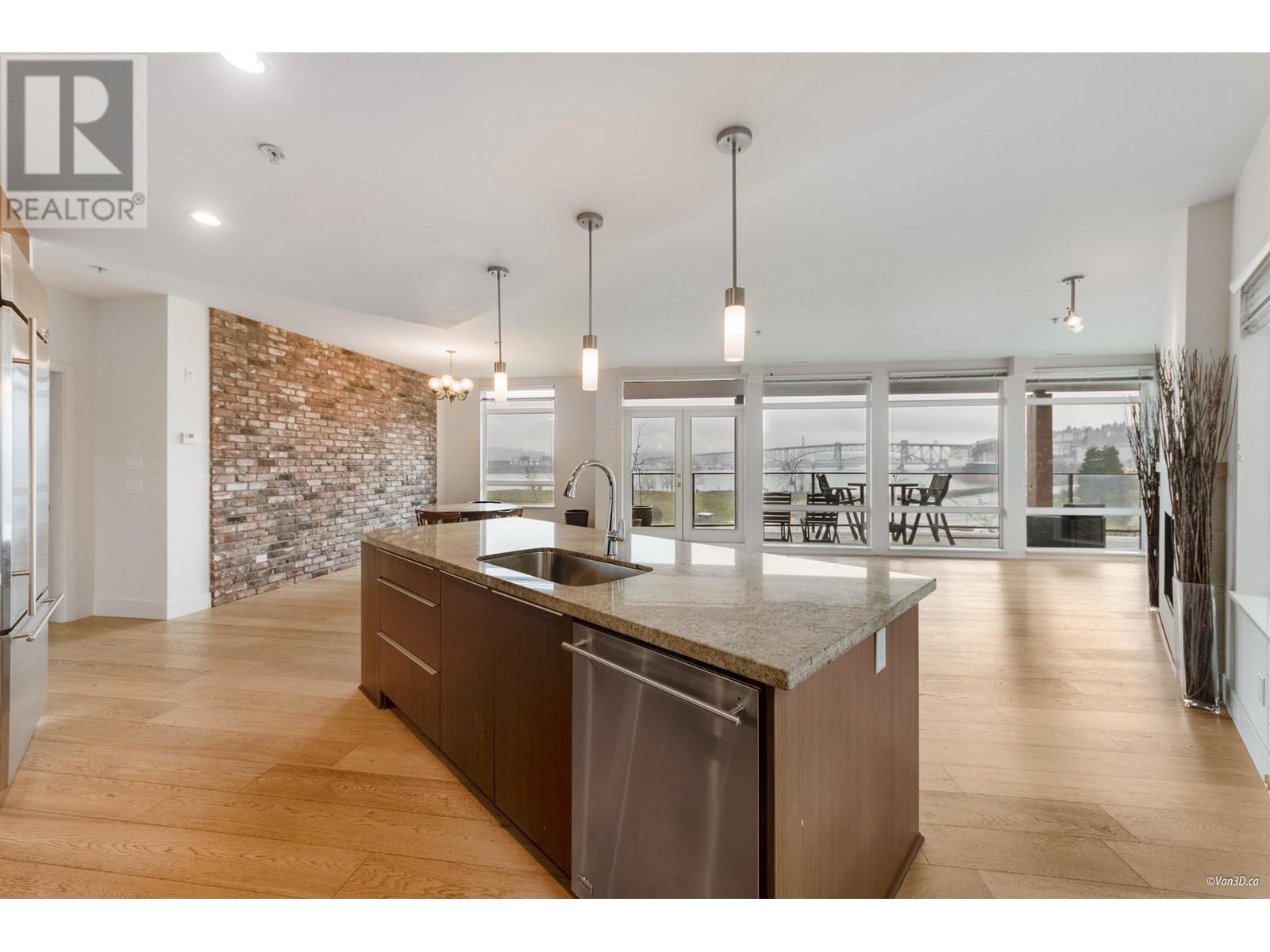 2995 Wall Street, Vancouver, British Columbia  V5K 0A6 - Photo 2 - R3003848