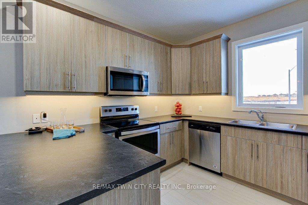 2100 Evans Boulevard, London South, Ontario  N6M 0J6 - Photo 7 - X12155021