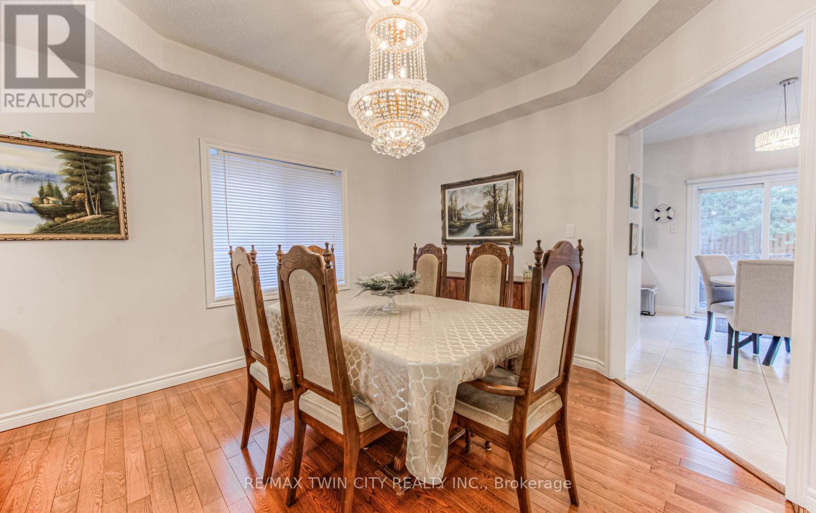 212 Doon Drive S, Kitchener, Ontario  N2P 2L8 - Photo 5 - X12155043