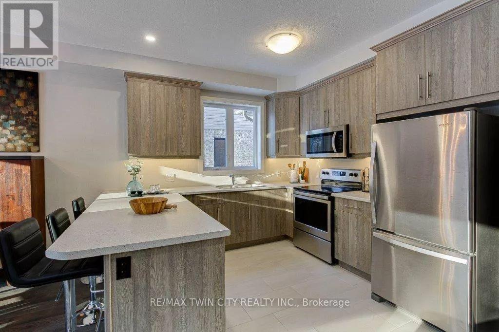 Photo 12 of 24 for 2274 Southport Crescent N