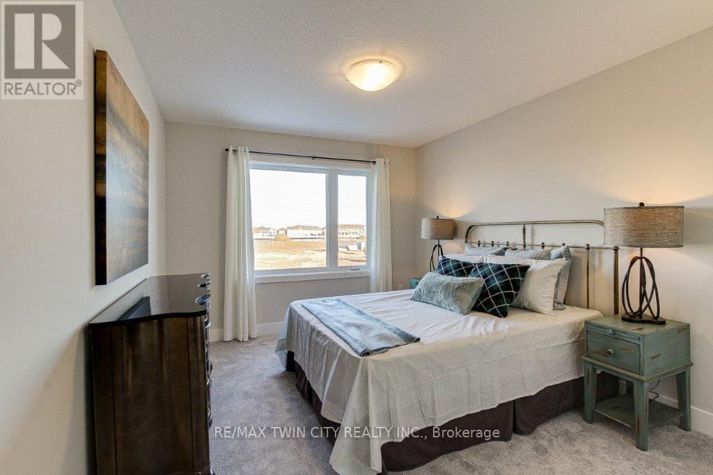 Photo 17 of 24 for 2274 Southport Crescent N