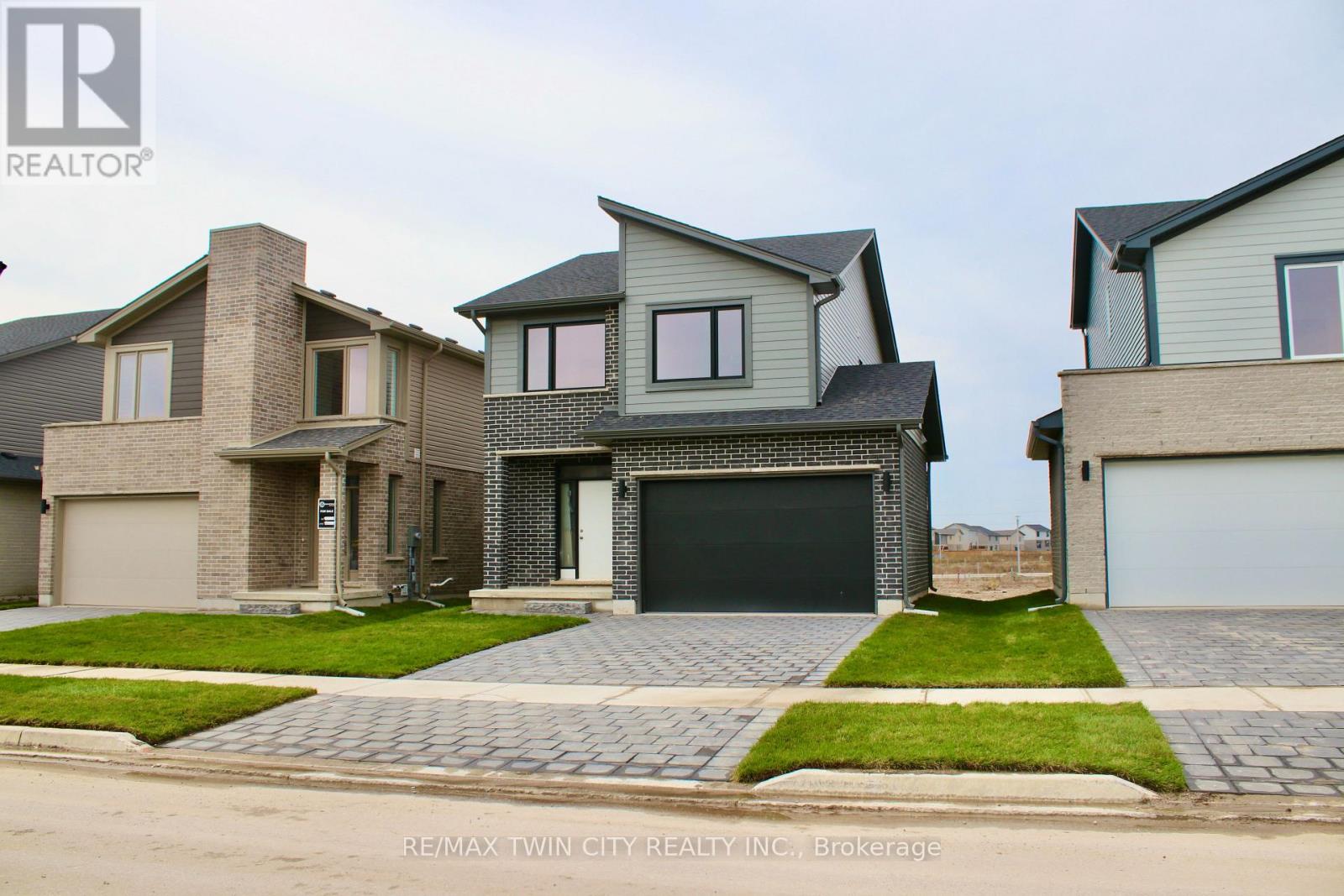 2258 Southport Crescent N, London South, Ontario  N6M 0A1 - Photo 1 - X12155090