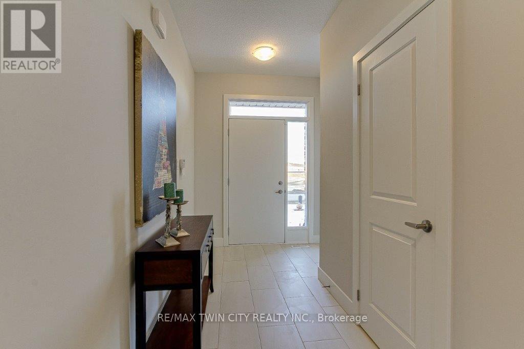 2258 Southport Crescent N, London South, Ontario  N6M 0A1 - Photo 4 - X12155090