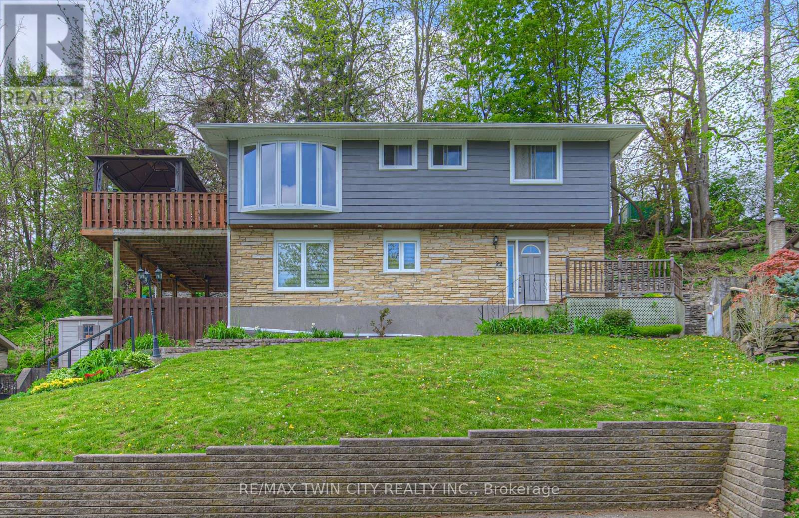 22 DUNDONALD ROAD, Cambridge, Ontario