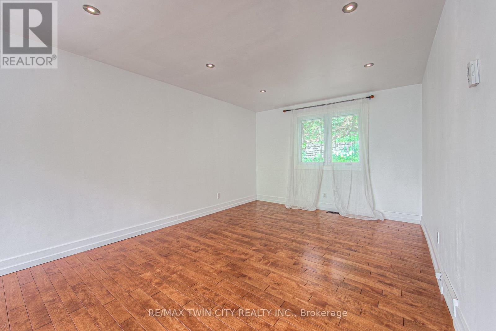 22 Dundonald Road, Cambridge, Ontario  N1S 3H3 - Photo 14 - X12155093