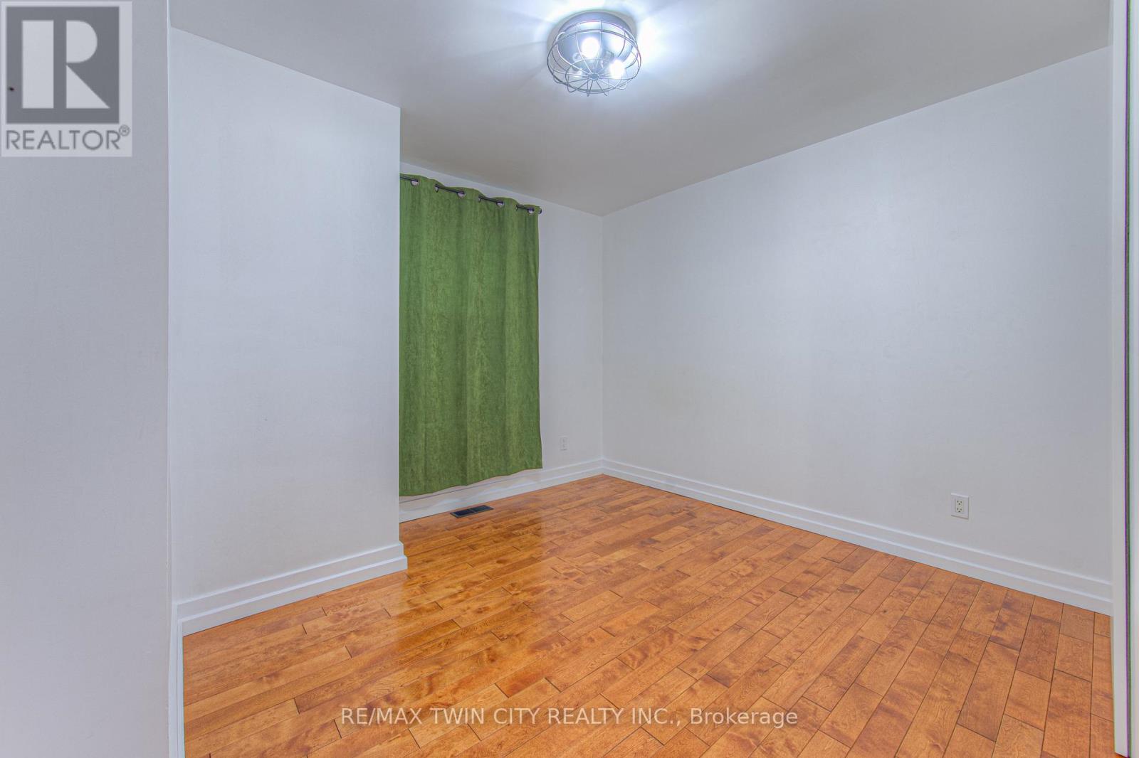 22 Dundonald Road, Cambridge, Ontario  N1S 3H3 - Photo 19 - X12155093