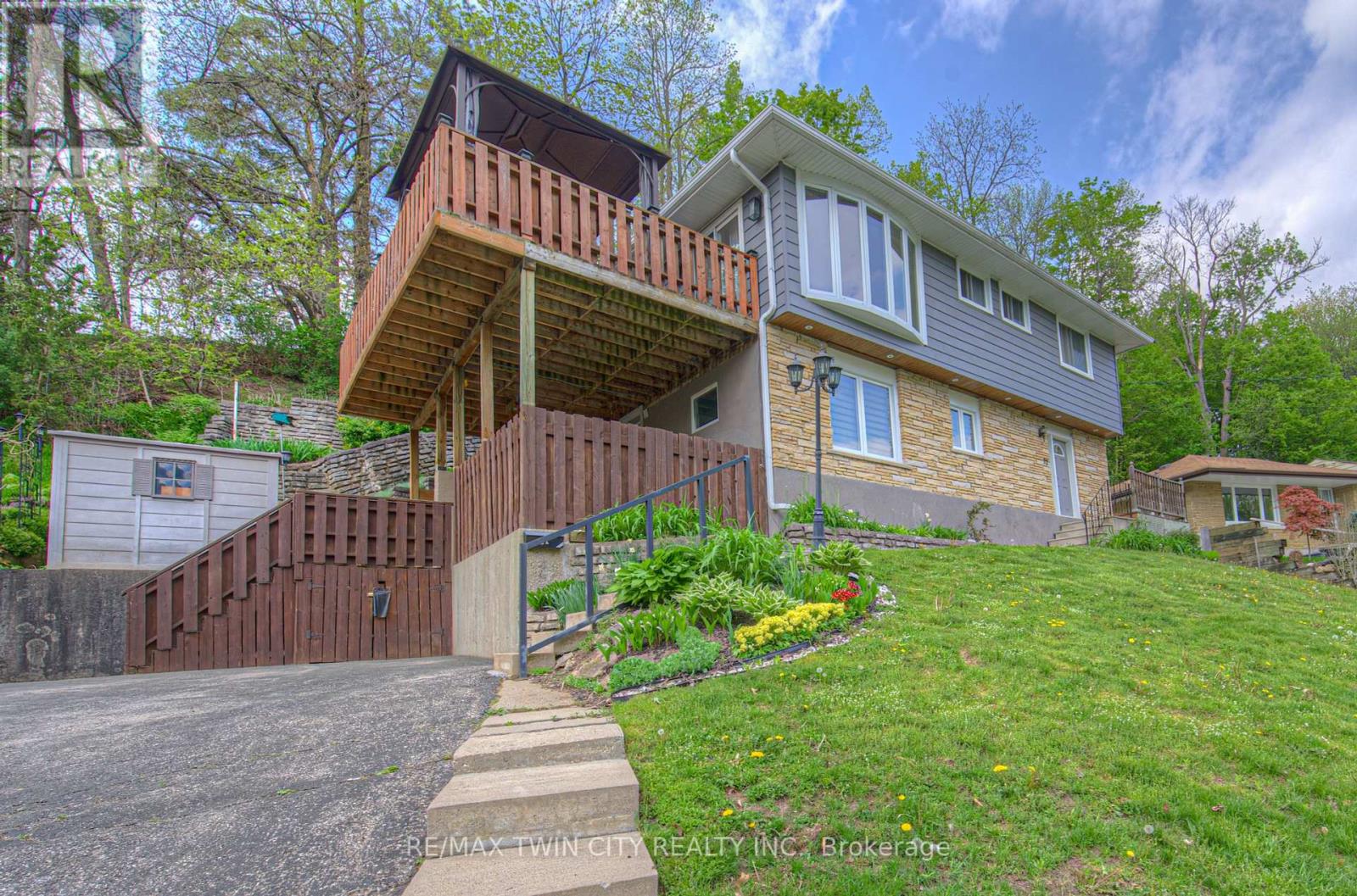 22 Dundonald Road, Cambridge, Ontario  N1S 3H3 - Photo 2 - X12155093