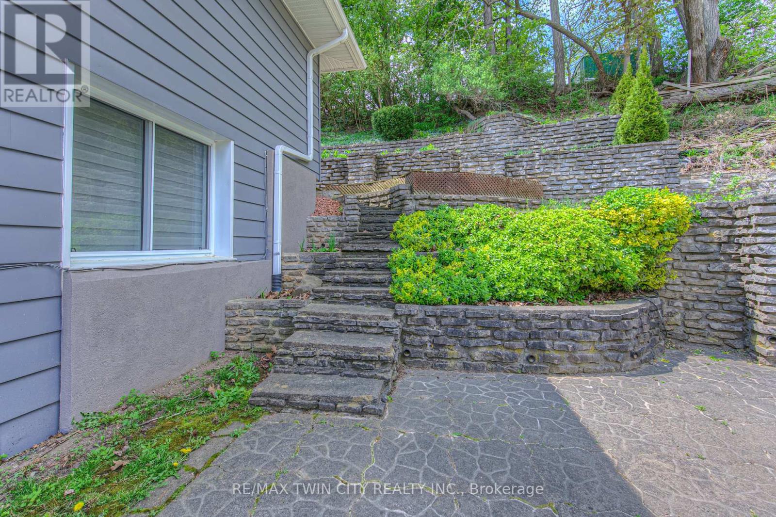 22 Dundonald Road, Cambridge, Ontario  N1S 3H3 - Photo 23 - X12155093