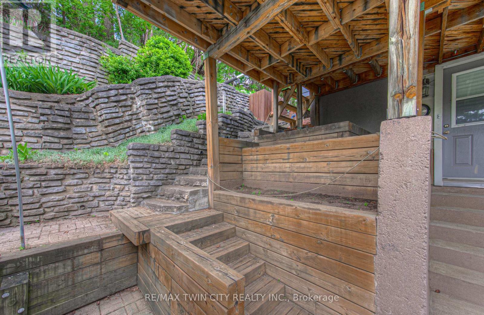 22 Dundonald Road, Cambridge, Ontario  N1S 3H3 - Photo 27 - X12155093