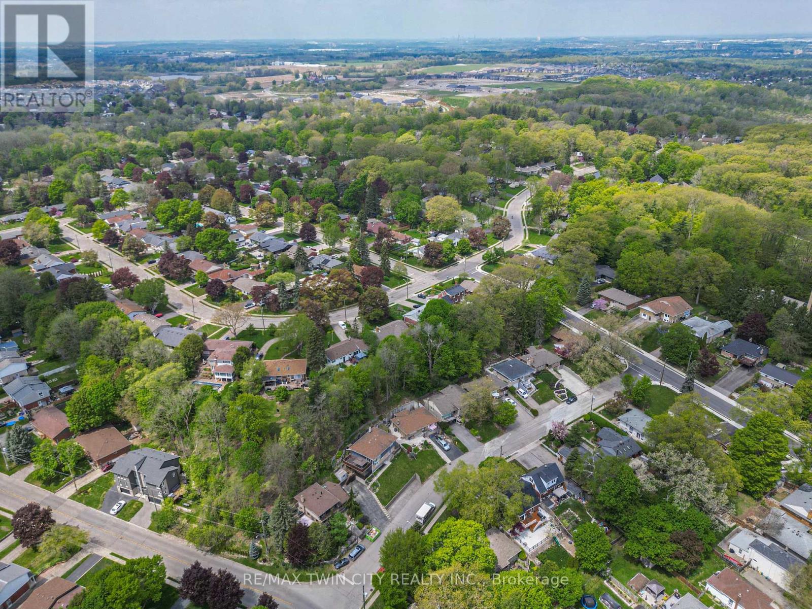 22 Dundonald Road, Cambridge, Ontario  N1S 3H3 - Photo 30 - X12155093
