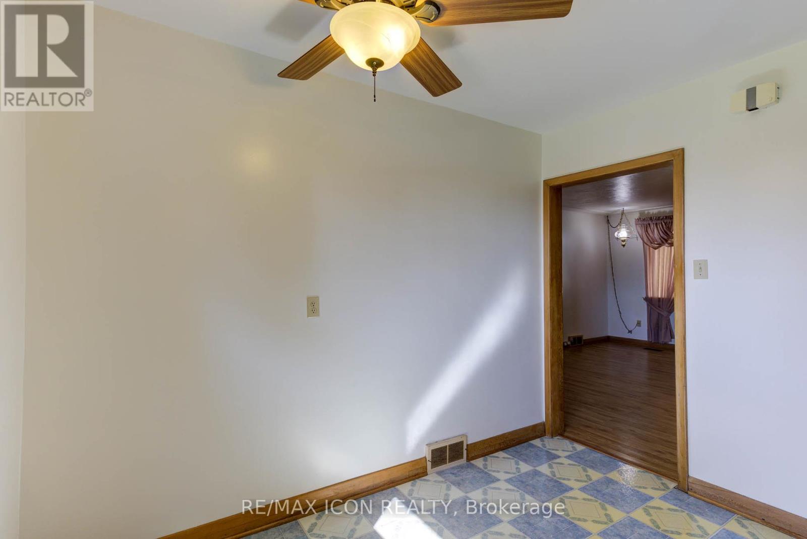 385 Main Street S, Wellington North, Ontario  N0G 2L3 - Photo 15 - X12155105