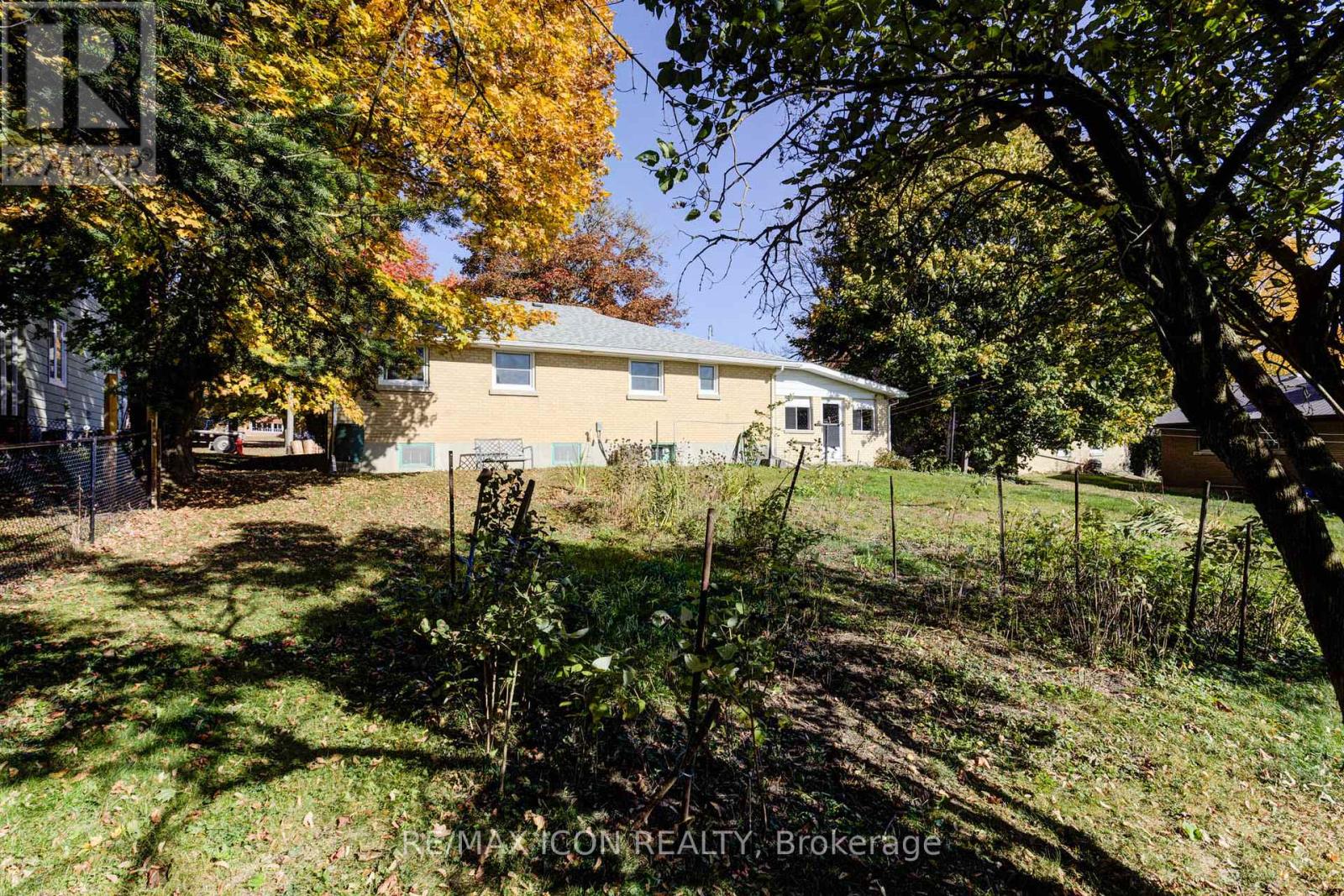385 Main Street S, Wellington North, Ontario  N0G 2L3 - Photo 28 - X12155105