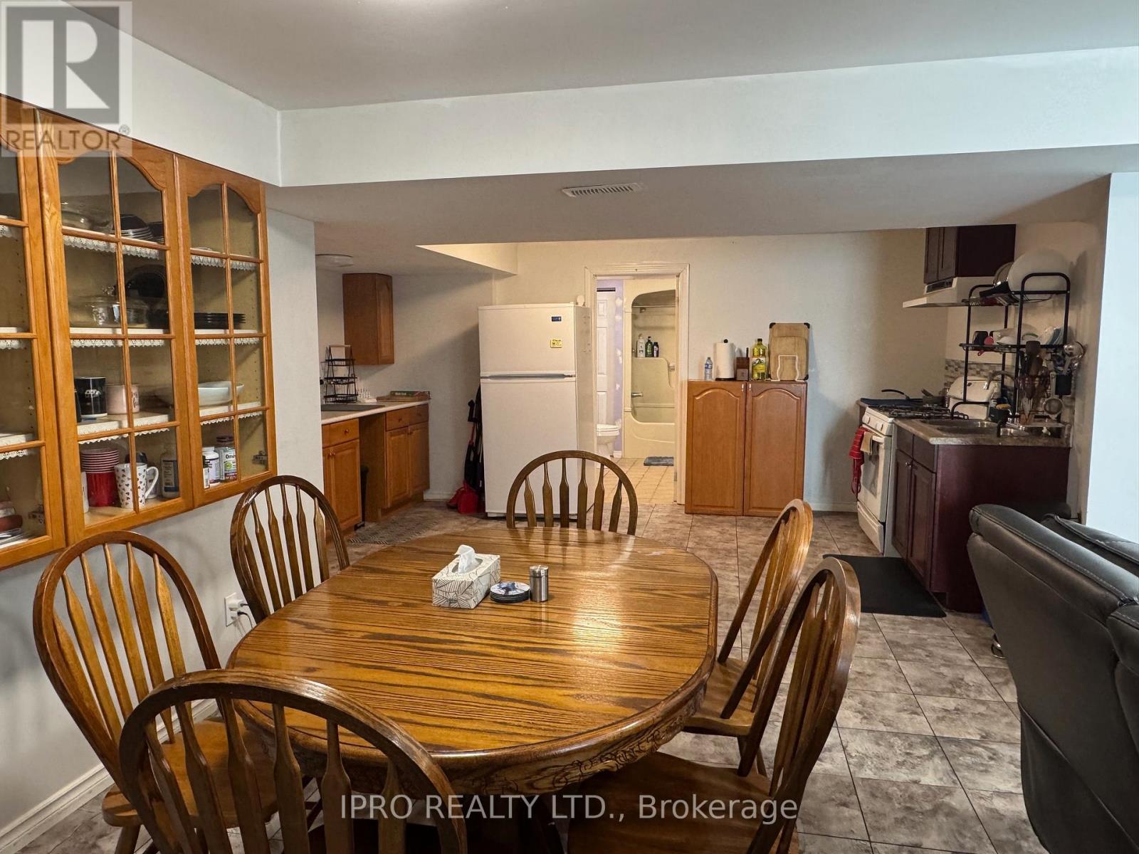 1525 South Pacific Avenue, Windsor, Ontario  N8X 4Z6 - Photo 22 - X12155107