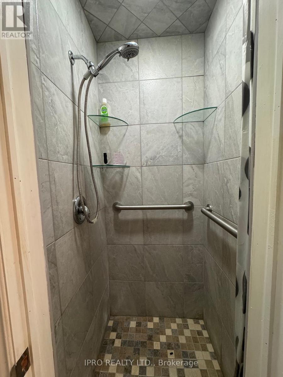 1525 South Pacific Avenue, Windsor, Ontario  N8X 4Z6 - Photo 29 - X12155107
