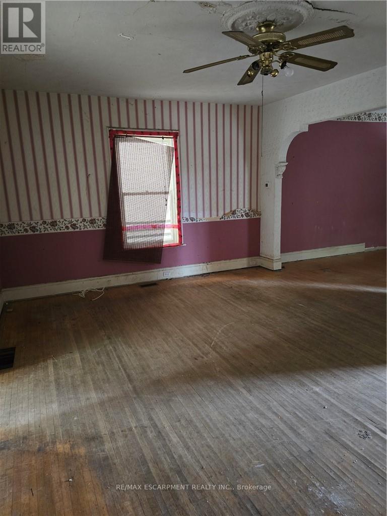 Property at 138 SANFORD AVENUE N image 2