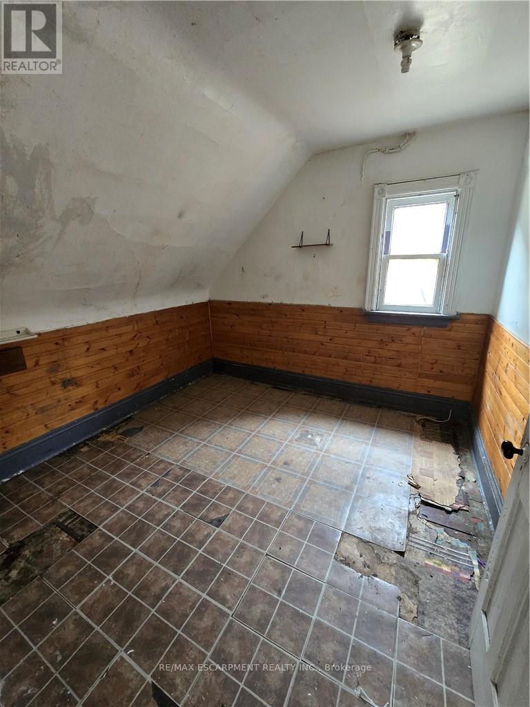 138 Sanford Avenue N, Hamilton, Ontario  L8L 5Z5 - Photo 7 - X12155112