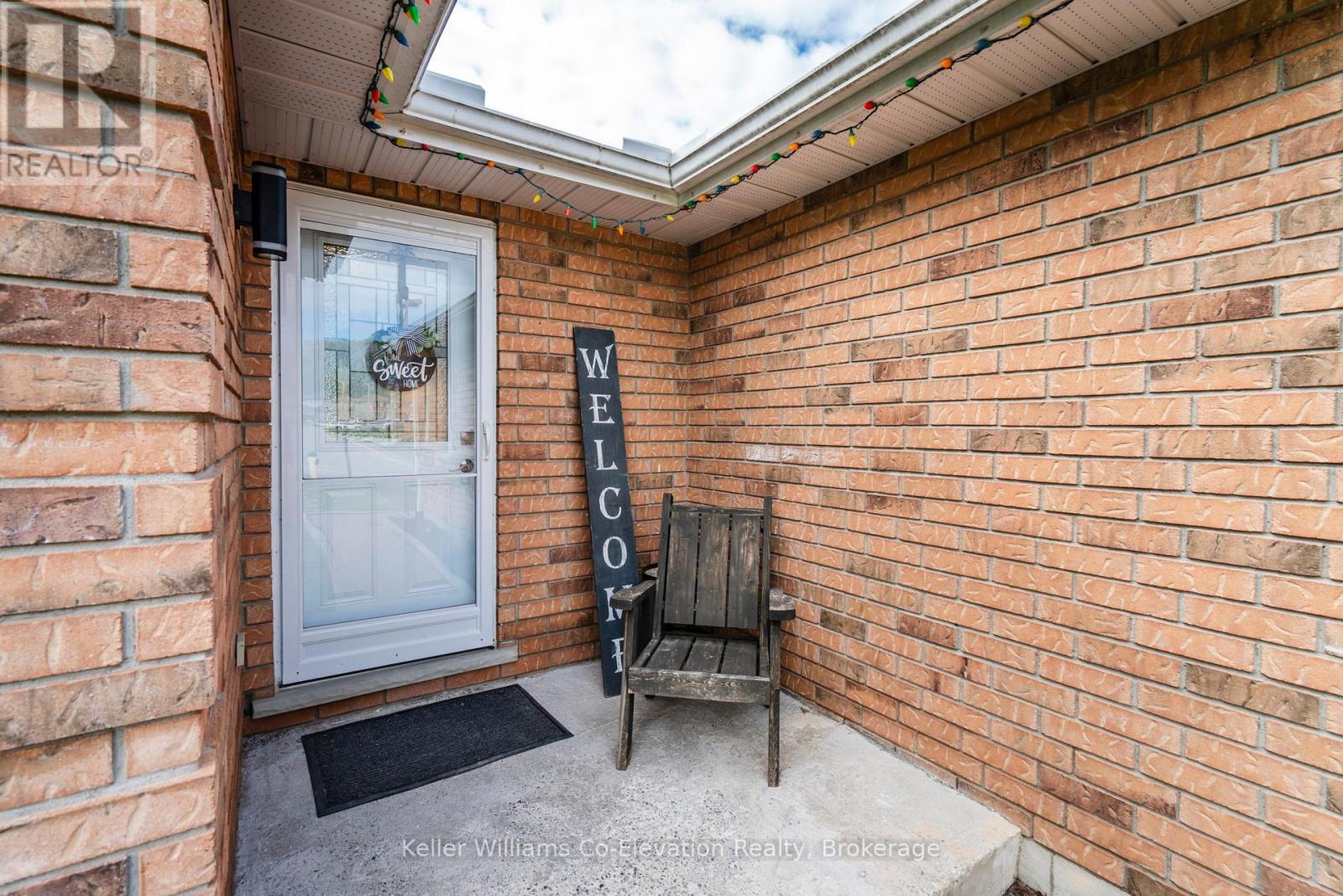 Property at 56 BYRNES CRESCENT image 3