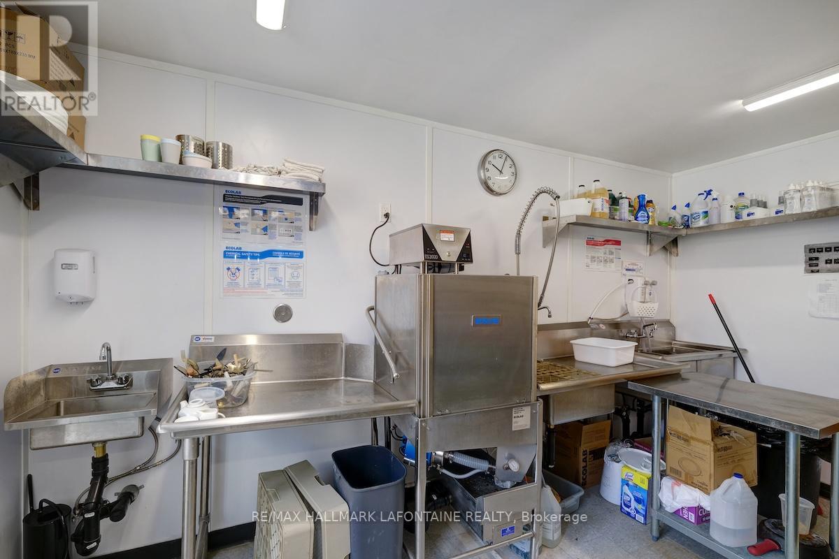 100 Gore Street E, Perth, Ontario  K7H 1J3 - Photo 19 - X12155250