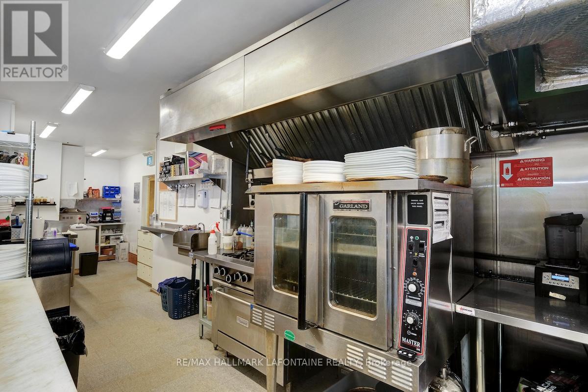 100 Gore Street E, Perth, Ontario  K7H 1J3 - Photo 21 - X12155250