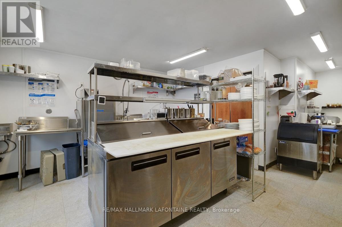 100 Gore Street E, Perth, Ontario  K7H 1J3 - Photo 22 - X12155250