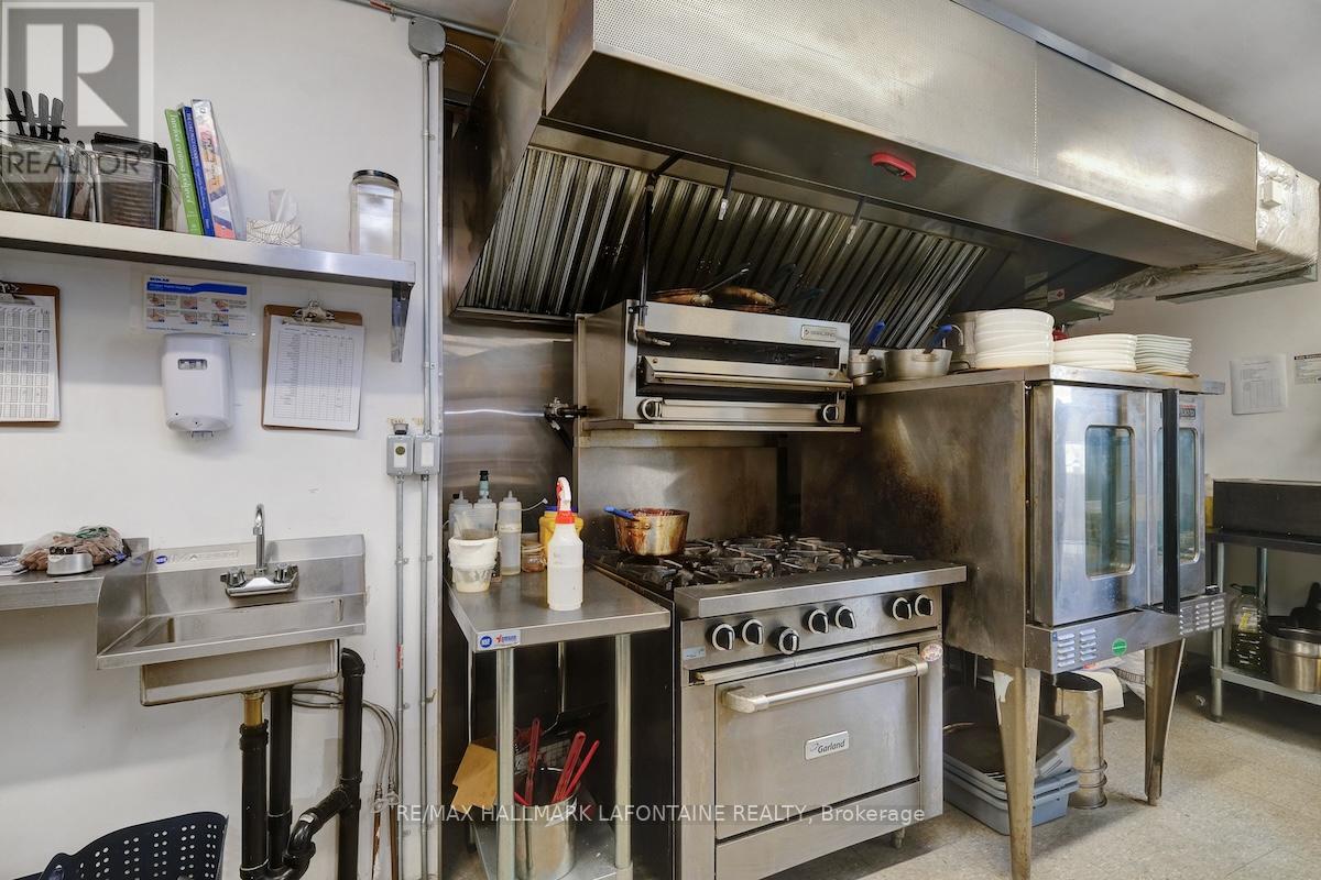 100 Gore Street E, Perth, Ontario  K7H 1J3 - Photo 23 - X12155250