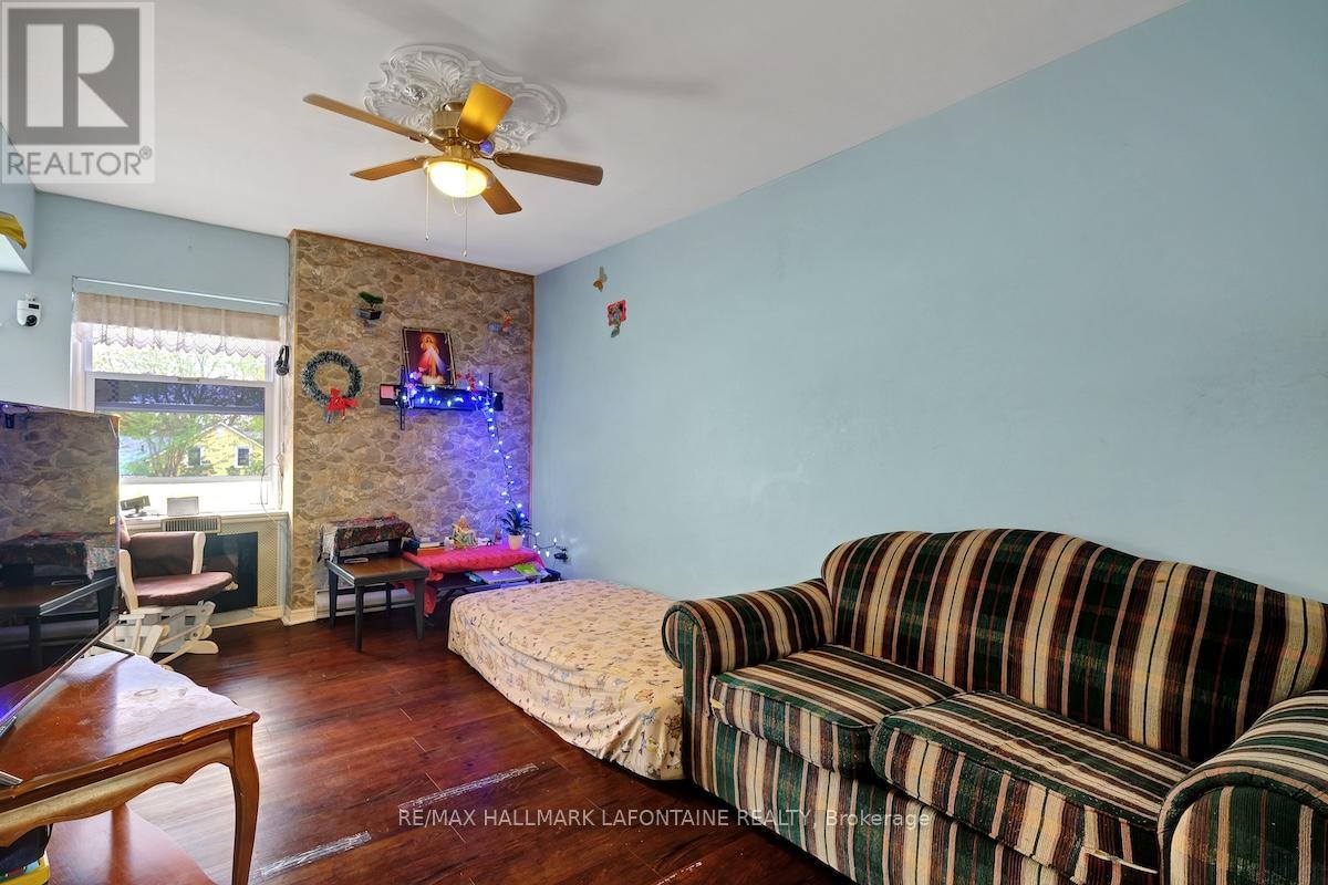 100 Gore Street E, Perth, Ontario  K7H 1J3 - Photo 39 - X12155250