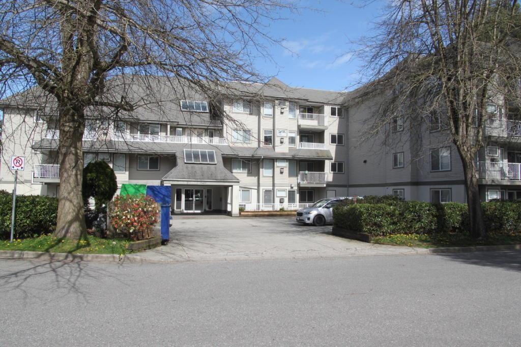 202 33407 TESSARO CRESCENT, Abbotsford, British Columbia