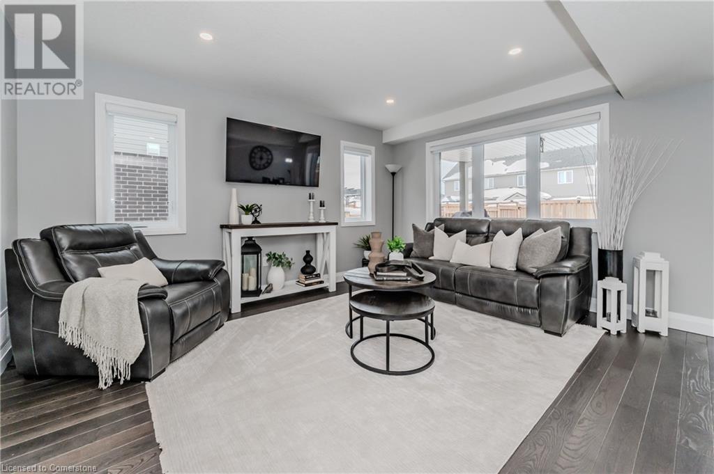 Property at 118 STEPHENSON Way image 3