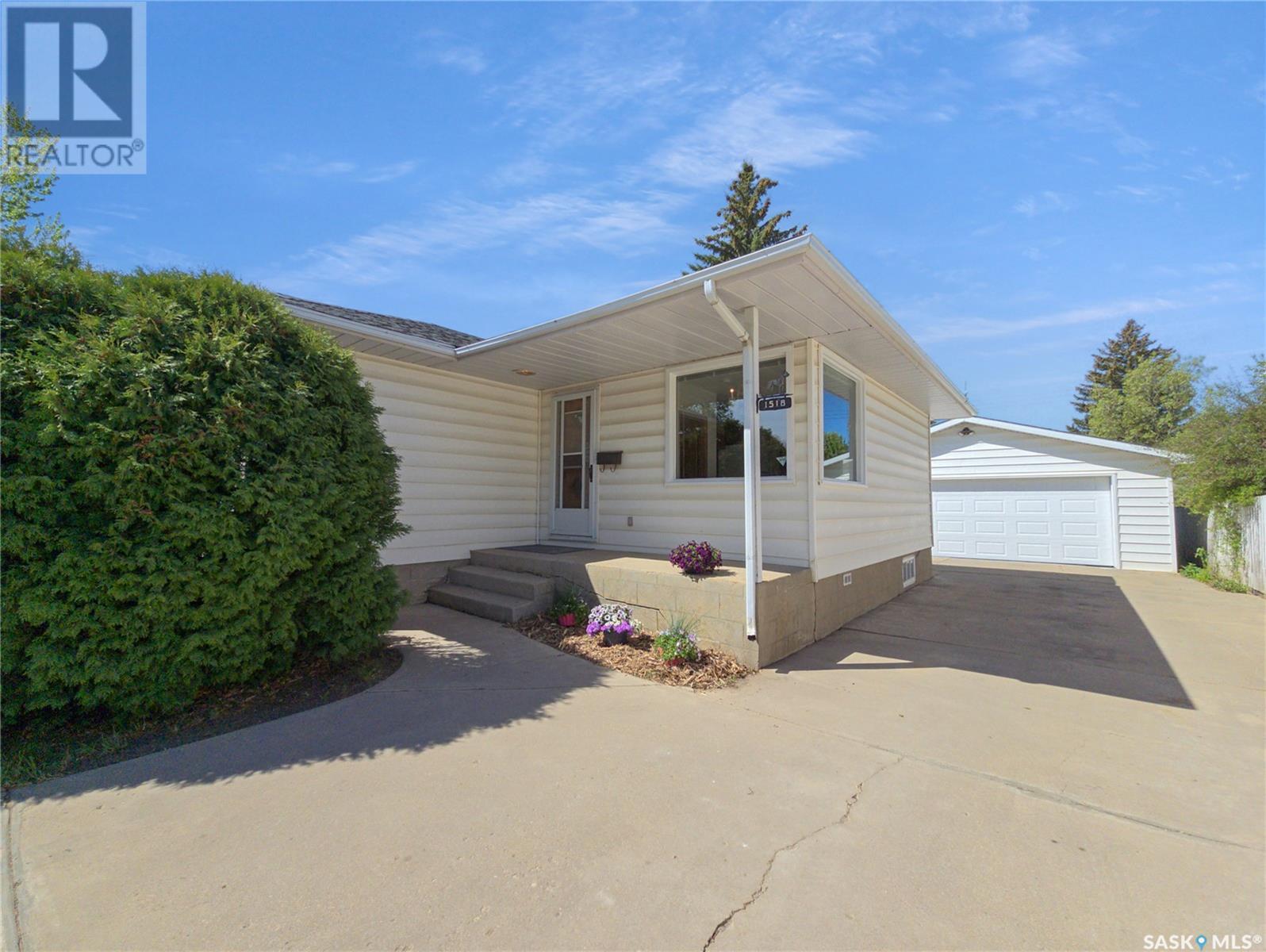Property at 1518 Cumberland AVENUE S image 3