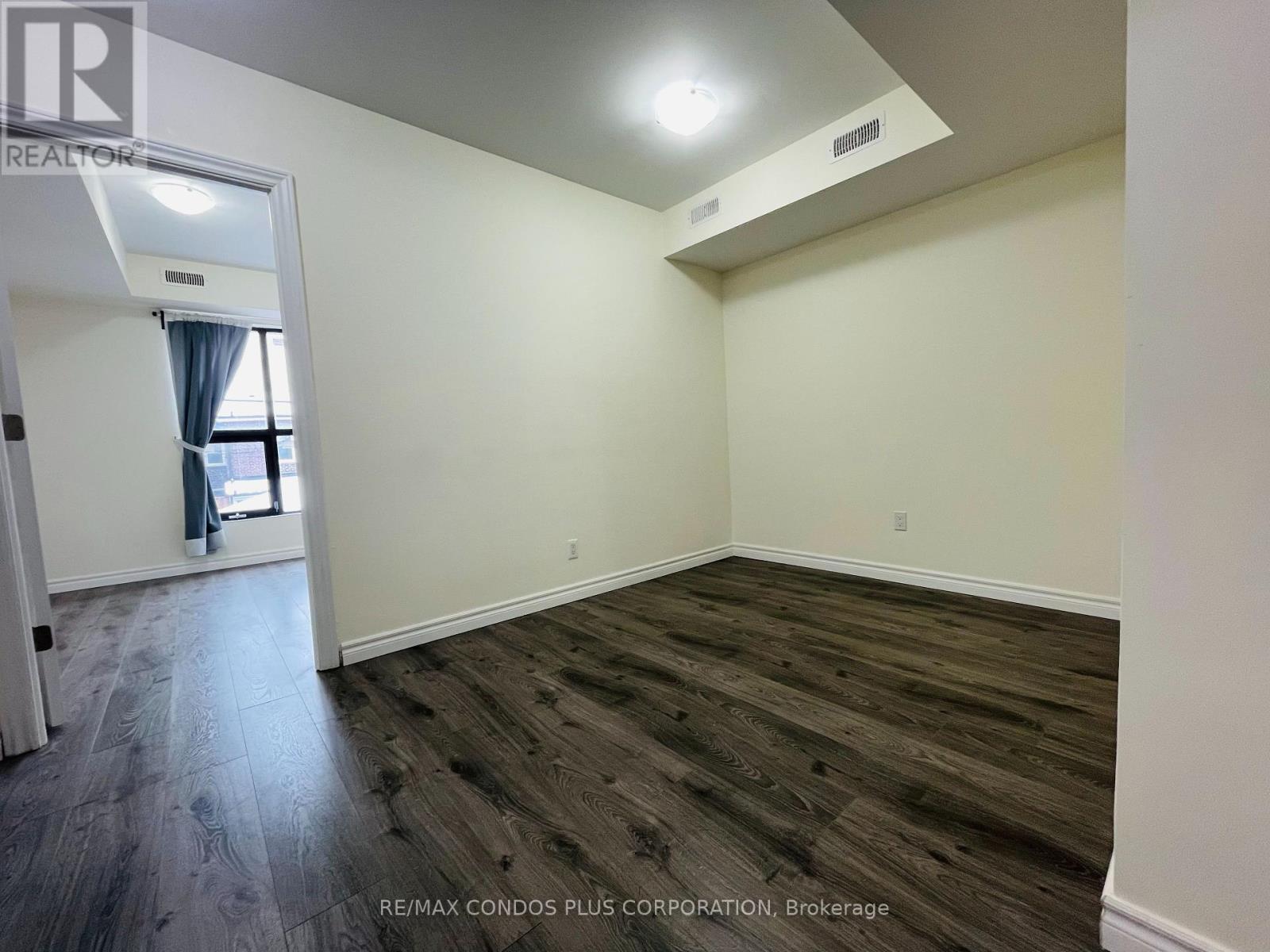 2b - 721 Danforth Avenue, Toronto, Ontario  M4J 1L2 - Photo 3 - E12155218