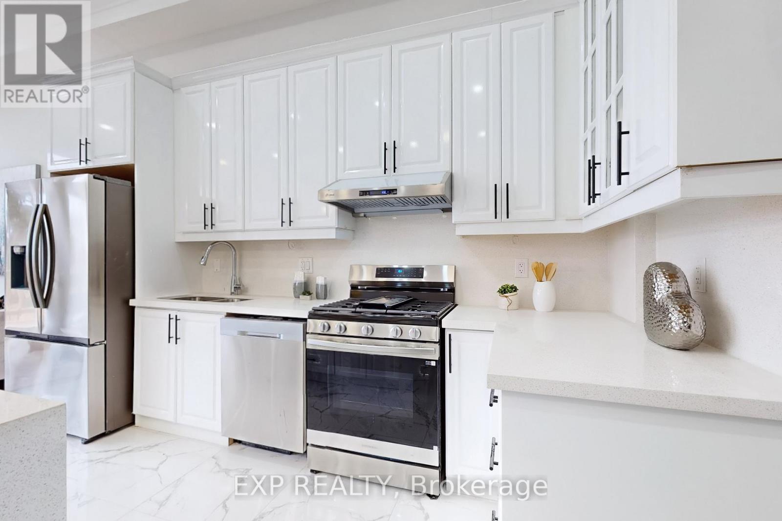 17 Malta Street, Toronto (Birchcliffe-Cliffside), Ontario  M1N 2L2 - Photo 12 - E12155219
