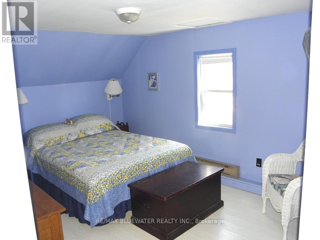 6493 West Parkway Drive, Lambton Shores, Ontario  N0N 1J2 - Photo 27 - X12092843