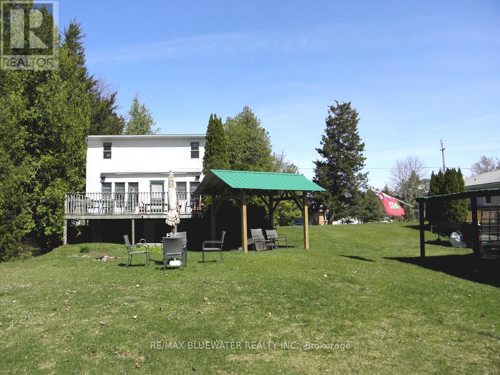 6493 West Parkway Drive, Lambton Shores, Ontario  N0N 1J2 - Photo 9 - X12092843