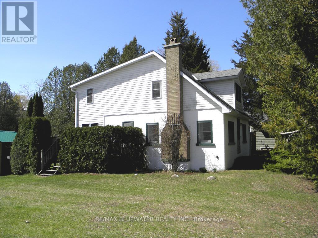 6493 West Parkway Drive, Lambton Shores, Ontario  N0N 1J2 - Photo 4 - X12092843