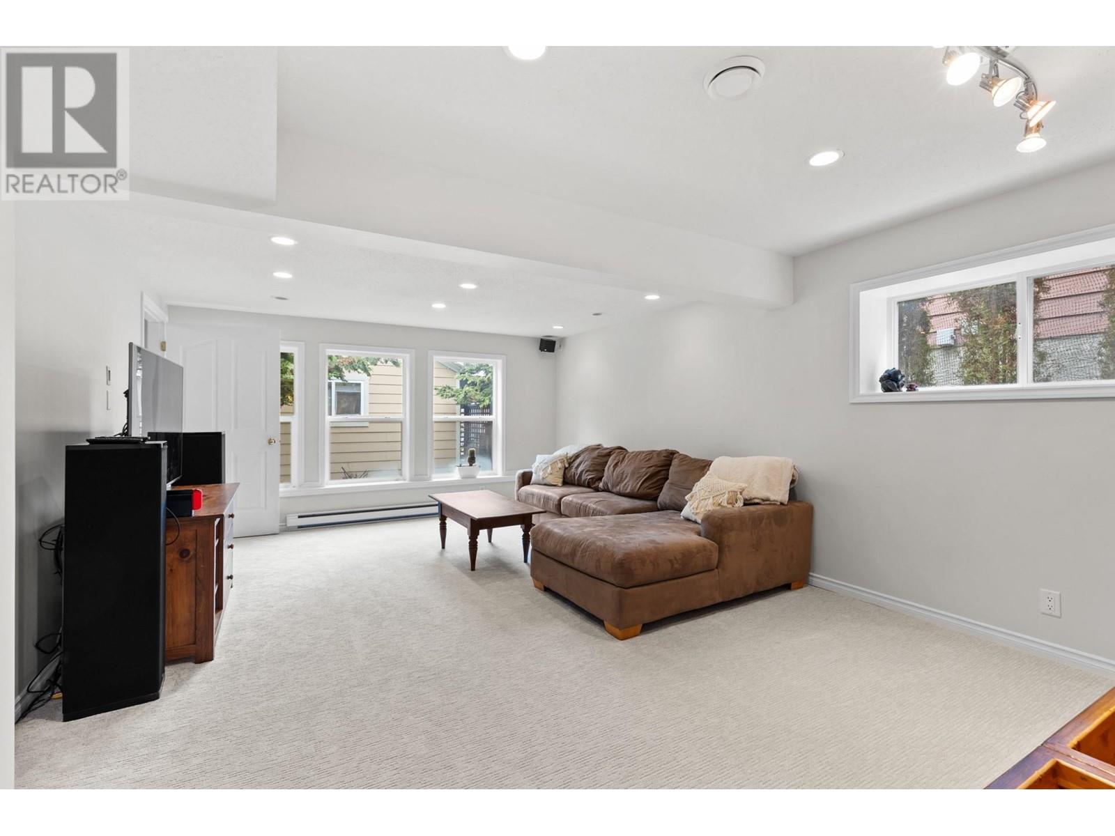 396 Mccarren Avenue, Kelowna, British Columbia  V1W 4W3 - Photo 23 - 10348387