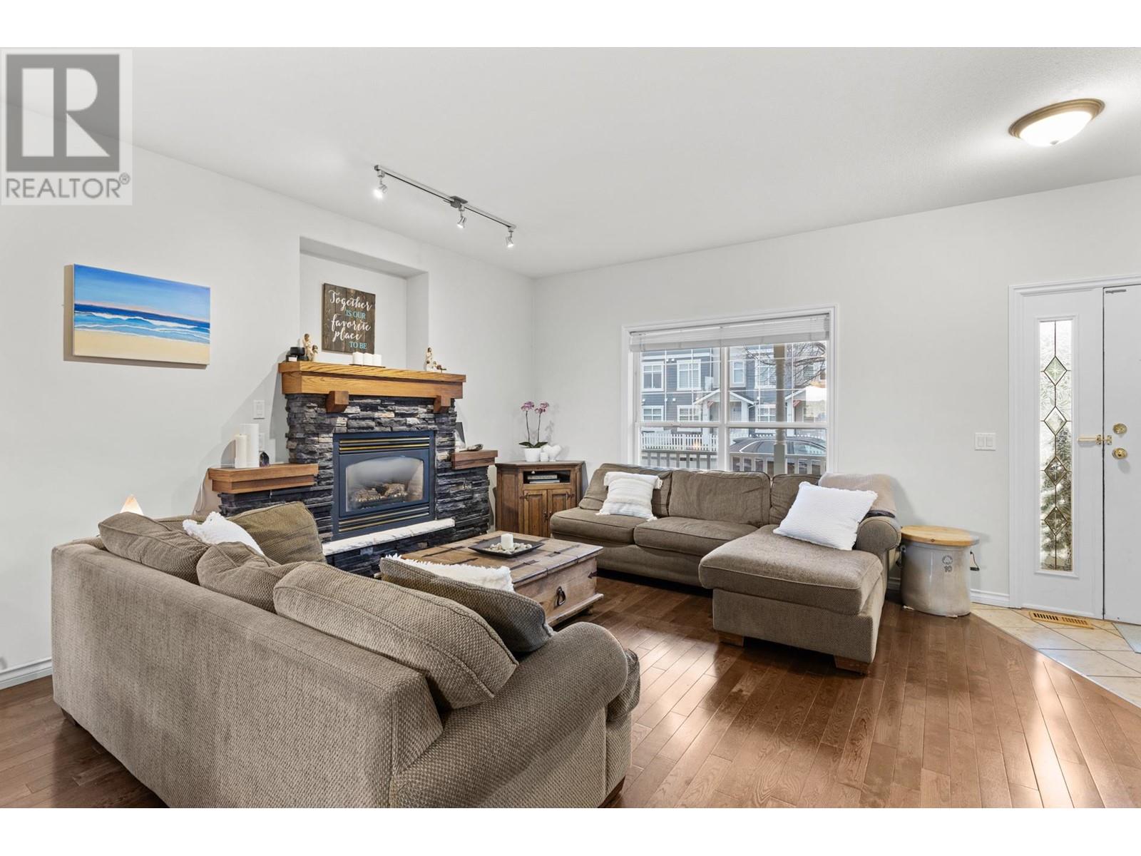 396 Mccarren Avenue, Kelowna, British Columbia  V1W 4W3 - Photo 3 - 10348387